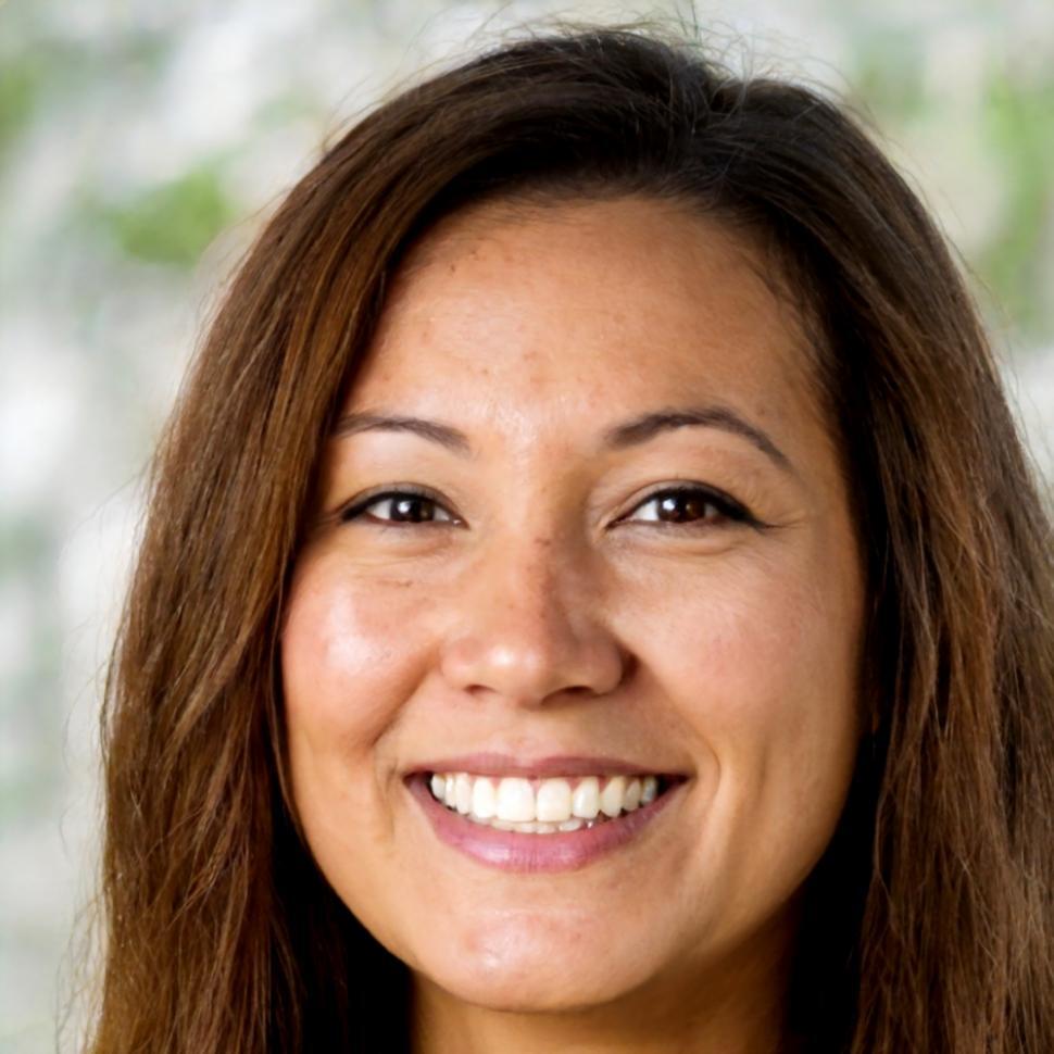 Ratchanee Kulthorn, Senior Financial Analyst
